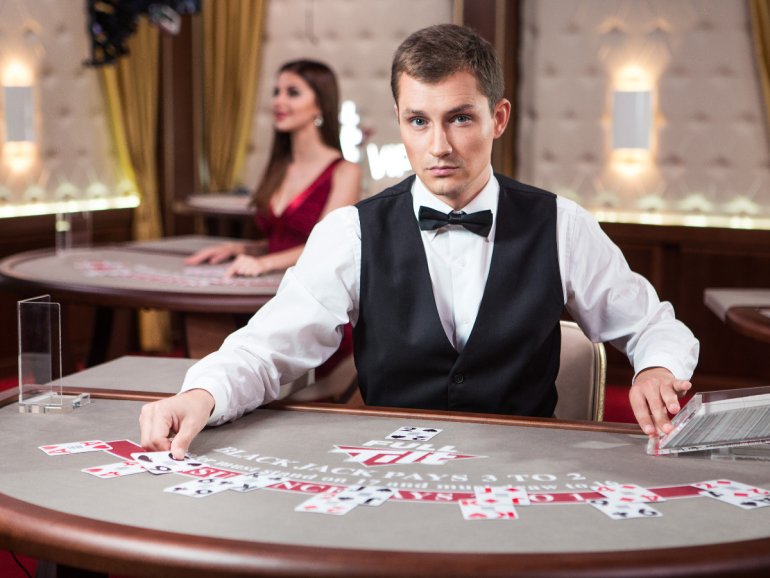 How to become a blackjack dealer in vegas