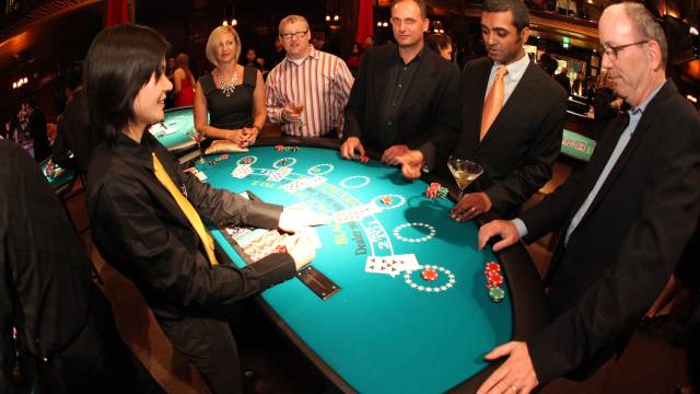 Features of Blackjack and Poker Players