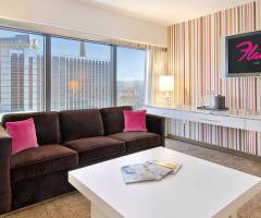 Flamingo Hotel and Casino Las Vegas: Neapolitan Suite 1 King