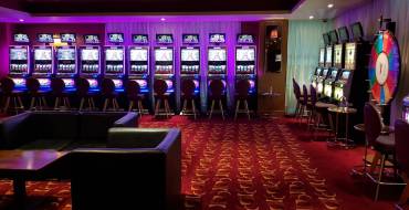 4 Kings Casino & Card Club Swords Dublin: Slots beckon players