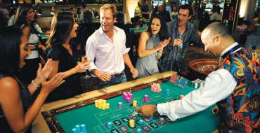 Atlantis Casino Bahamas: Who's gonna hit the jackpot today?