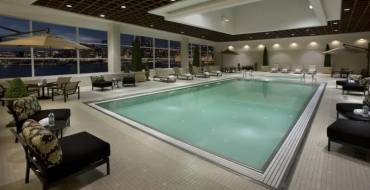 Caesars Windsor Hotel and Casino: Swimming pool