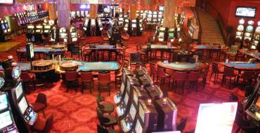 Casino Rouge et Noir Saint Martin: Automatons and table games