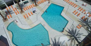 Oyo Hotel & Casino Las Vegas: Swimming pool in the complex