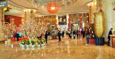 StarWorld Casino & Hotel: The lobby at the casino