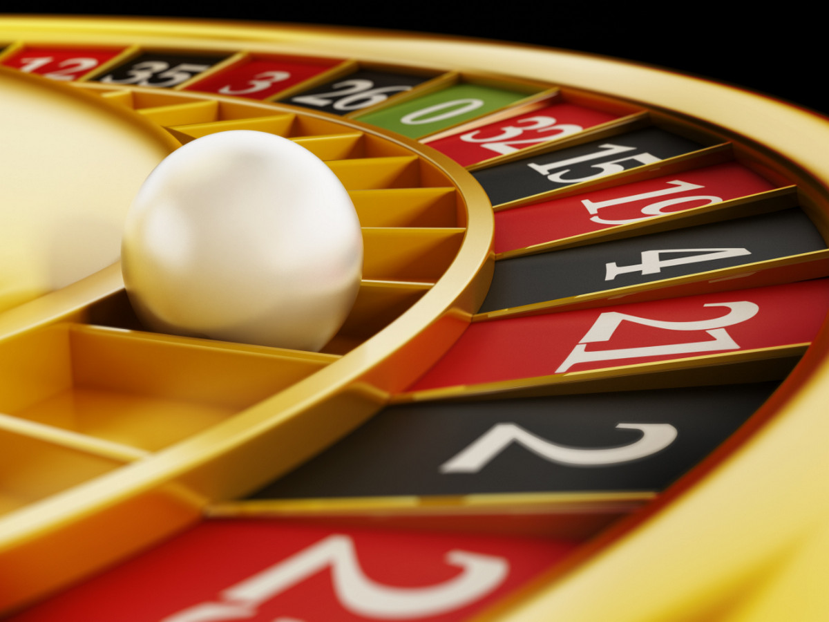 does a roulette ball decelerate constantly